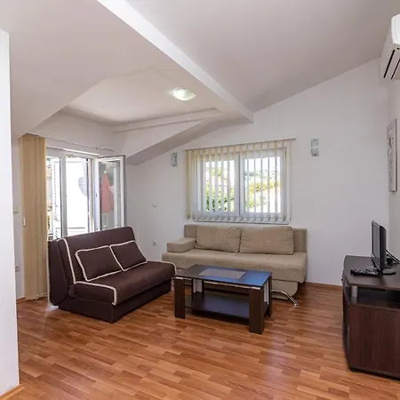 Appartement Janja *