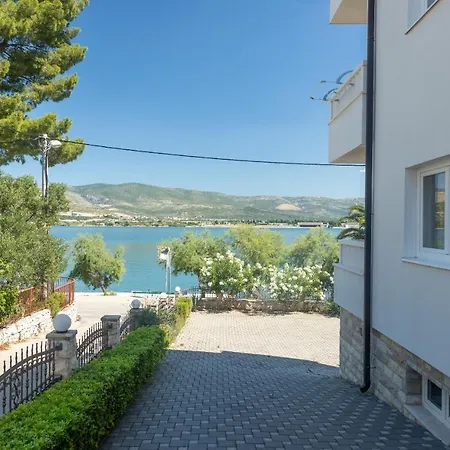 Janja Διαμέρισμα *